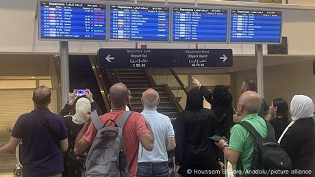 Israel-Iran Tegang, Bandara di Lebanon Kacau Balau